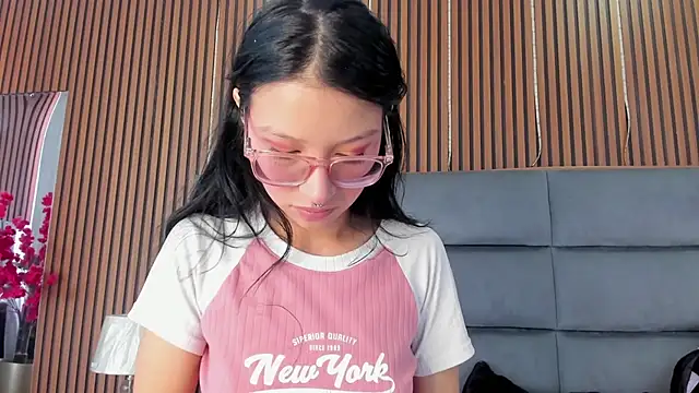 SophiieCalloway1 online show from June 20, 1:49 pm