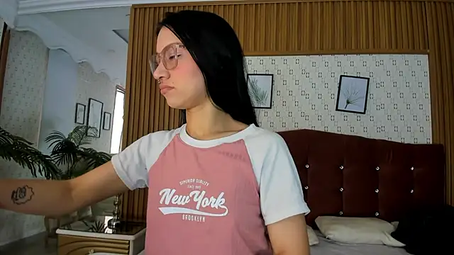 SophiieCalloway1 online show from June 30, 3:12 pm