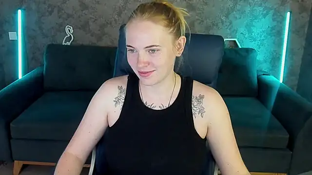 Snapshot of NikkyReyyy chatting on May 19, 1:07 pm NikkyReyyy online show from May 19, 1:07 pm
