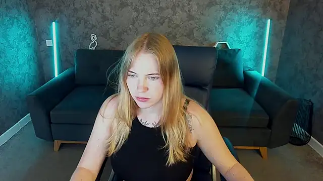 Snapshot of NikkyReyyy chatting on May 21, 5:38 am NikkyReyyy online show from May 21, 5:38 am