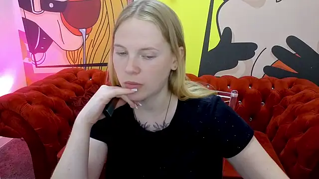 Snapshot of NikkyReyyy chatting on July 8, 5:52 am NikkyReyyy online show from July 8, 5:52 am