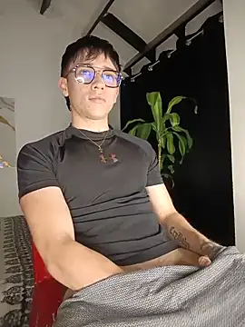 Snapshot of Salvatore_angelo chatting on May 16, 3:49 am Salvatore angelo online show from May 16, 3:49 am
