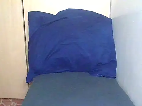 Snapshot of joyvall01 chatting on May 20, 11:51 am joyvall01 online show from May 20, 11:51 am