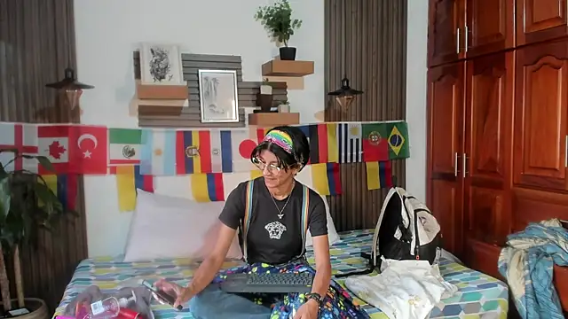 Evaa campbell online show from June 17, 12:15 pm