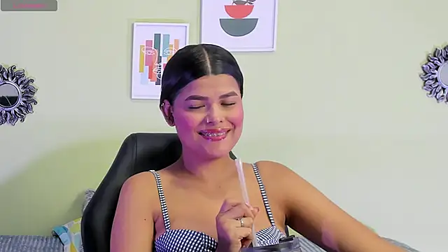 Snapshot of salome_cuty chatting on June 30, 9:20 am salome cuty online show from June 30, 9:20 am