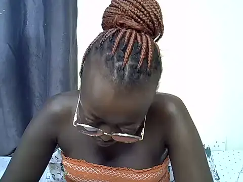 Snapshot of Hot_tashaa chatting on June 16, 5:51 am Hot tashaa online show from June 16, 5:51 am