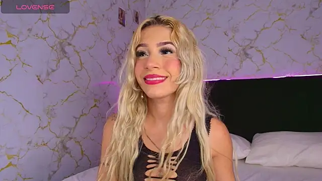cinniaa  online show from June 20, 1:43 am