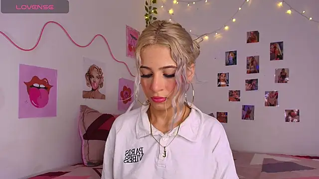 cinniaa  online show from May 21, 12:08 am