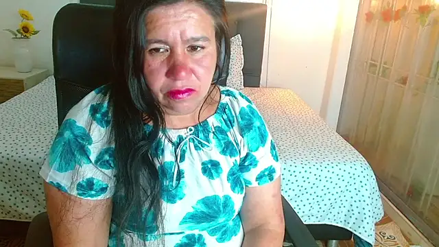 evelin 12  online show from May 14, 9:23 pm