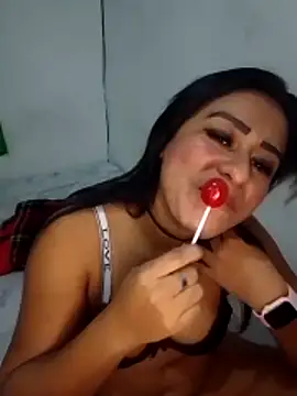 Snapshot of Scarlet_01_ chatting on June 10, 11:28 pm Scarlet 01 online show from June 10, 11:28 pm