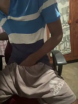 Snapshot of Inuchethi chatting on March 1, 12:39 am Inuchethi online show from March 1, 12:39 am