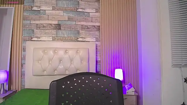 Snapshot of sharlot_hs chatting on June 5, 6:52 am sharlot hs online show from June 5, 6:52 am