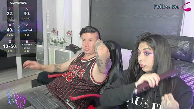 inkedsinners  online show from June 4, 3:38 pm