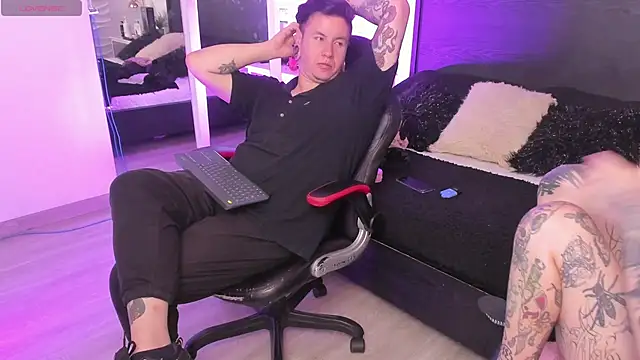 inkedsinners  online show from June 10, 10:44 pm