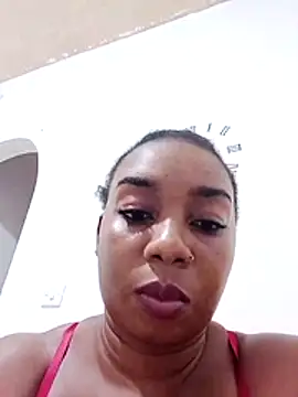 Snapshot of naughtyzuri chatting on May 19, 12:48 am naughtyzuri online show from May 19, 12:48 am