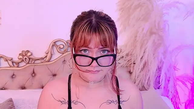 Snapshot of AbrilCardenasX chatting on June 20, 7:52 pm AbrilCardenasX online show from June 20, 7:52 pm