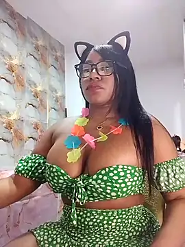 Snapshot of zafiro_ebano chatting on June 21, 4:18 am zafiro ebano online show from June 21, 4:18 am