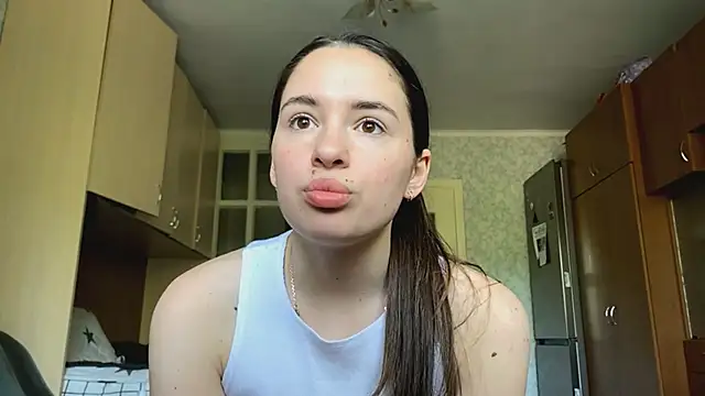 CarolineRu online show from May 27, 9:27 am