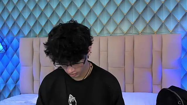 Sofia-Ethan online show from June 7, 2:33 pm