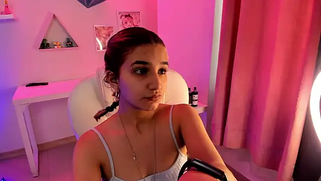 Snapshot of vanillafairy_ chatting on June 2, 8:20 pm vanillafairy online show from June 2, 8:20 pm