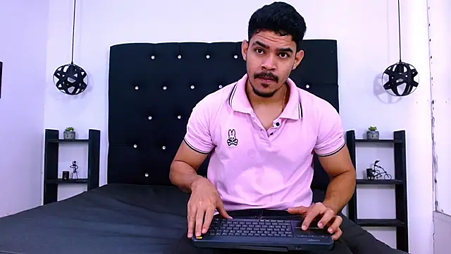 Snapshot of Dannesh_ chatting on June 18, 3:49 am Dannesh online show from June 18, 3:49 am