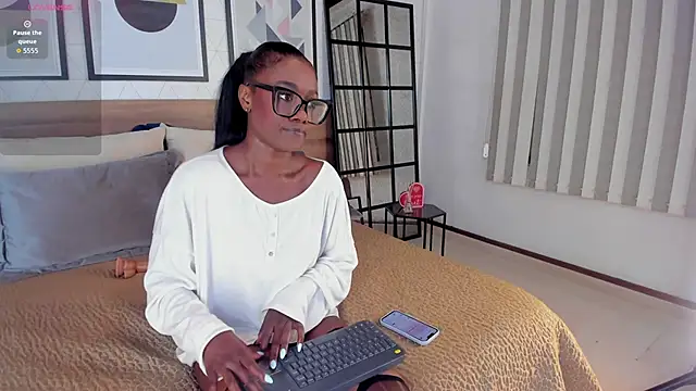 ZafiraBlack online show from June 21, 3:34 am