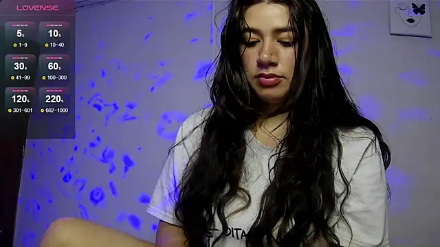 Snapshot of alythia chatting on June 26, 1:00 am alythia online show from June 26, 1:00 am