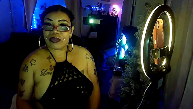 Snapshot of NailGoddessnow chatting on May 3, 6:07 am NailGoddessnow online show from May 3, 6:07 am
