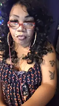 Snapshot of NailGoddessnow chatting on December 16, 3:22 am NailGoddessnow online show from December 16, 3:22 am