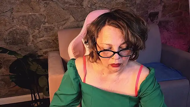 Snapshot of LiliaLawson chatting on May 25, 1:16 am LiliaLawson online show from May 25, 1:16 am
