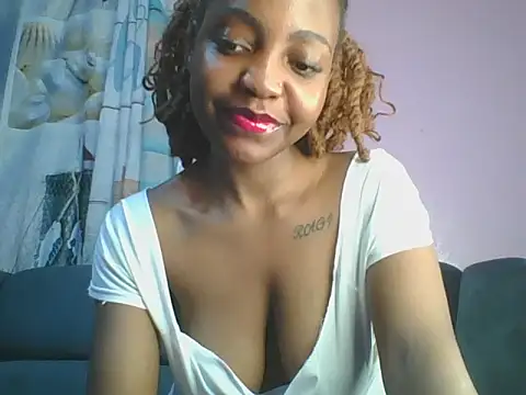 Snapshot of Africana_sexy chatting on June 25, 8:03 pm Africana sexy online show from June 25, 8:03 pm