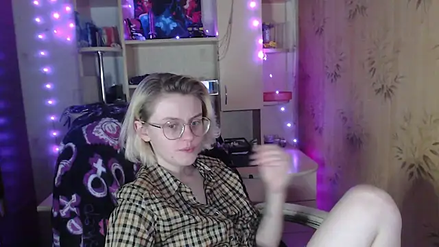   Freya    online show from May 25, 10:03 am