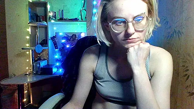   Freya    online show from May 20, 11:57 pm