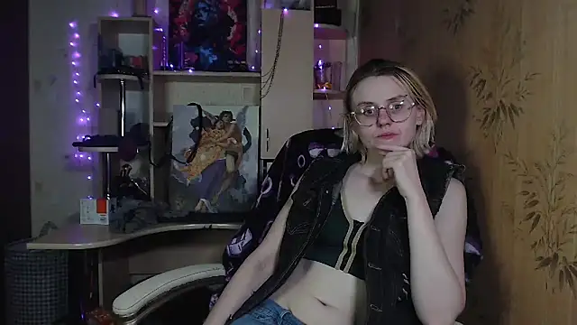   Freya    online show from May 22, 7:34 pm
