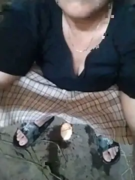 Snapshot of Nelly_x chatting on June 13, 12:52 am Nelly x online show from June 13, 12:52 am