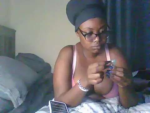 Snapshot of Sexy-Mish chatting on June 18, 3:38 am Sexy-Mish online show from June 18, 3:38 am