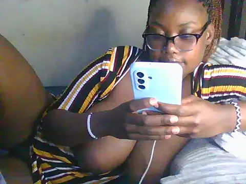 Snapshot of Sexy-Mish chatting on May 20, 6:38 pm Sexy-Mish online show from May 20, 6:38 pm