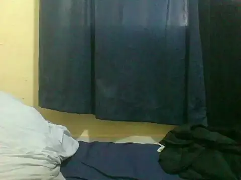 Snapshot of naughty-slender chatting on May 21, 7:28 am naughty-slender online show from May 21, 7:28 am