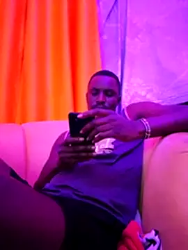 Uncut EBONY online show from July 5, 8:26 pm