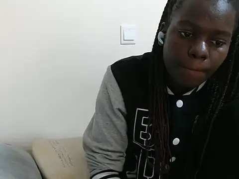 Snapshot of chichie_ chatting on June 19, 5:08 pm chichie online show from June 19, 5:08 pm