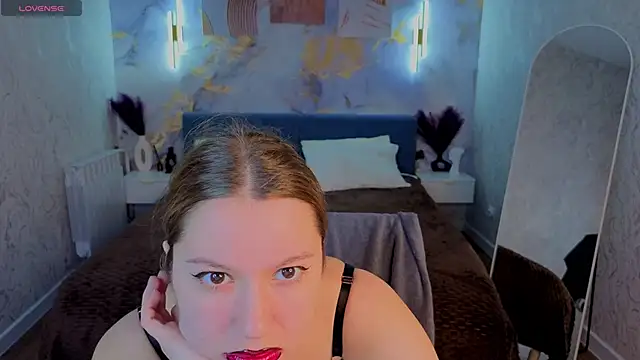 Shakira Lux online show from May 29, 9:04 am
