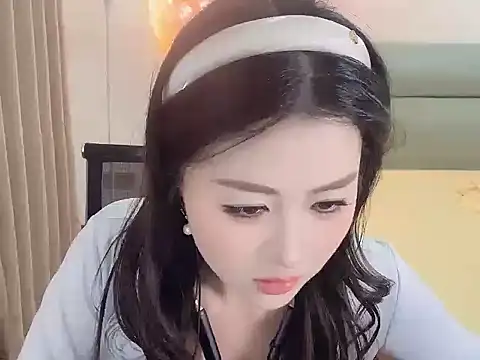 xiaohuli- online show from May 15, 10:57 am