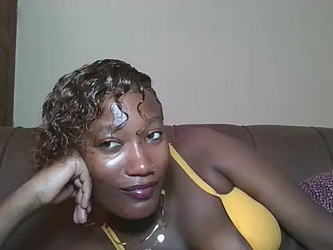 misspretty001 online show from June 20, 1:38 pm