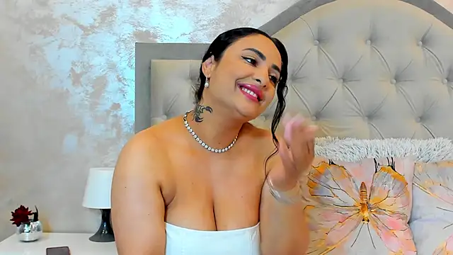 Bianca Vale online show from June 10, 5:30 am