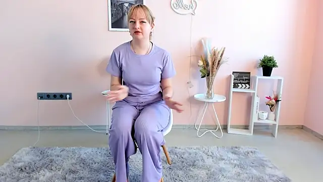 KelliMonas online show from May 18, 9:25 am