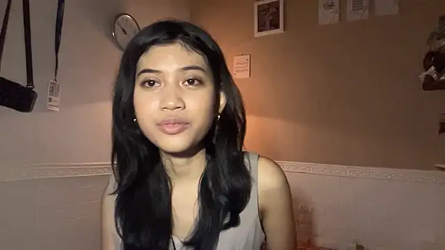 AllisonLundrigan online show from May 18, 12:21 pm