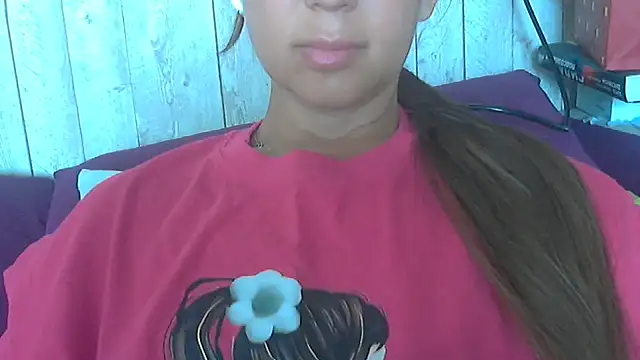 Snapshot of Bella--White chatting on June 15, 5:29 am Bella--White online show from June 15, 5:29 am