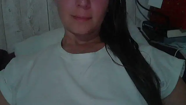 Snapshot of Bella--White chatting on June 7, 4:01 pm Bella--White online show from June 7, 4:01 pm
