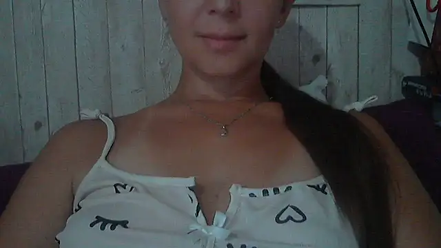 Snapshot of Bella--White chatting on July 15, 2:02 pm Bella--White online show from July 15, 2:02 pm