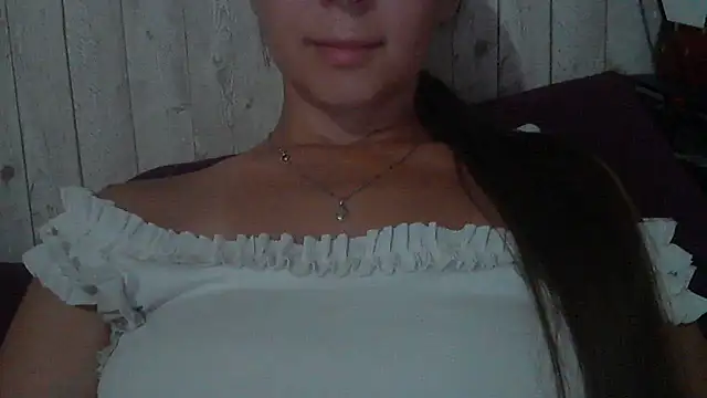 Snapshot of Bella--White chatting on July 9, 2:49 pm Bella--White online show from July 9, 2:49 pm